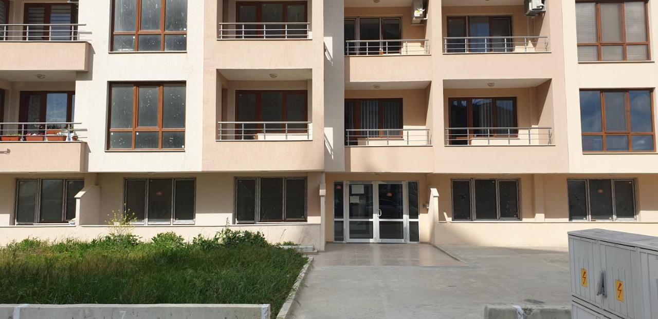 Family Holiday Apartments Breez 1 Βάρνα Εξωτερικό φωτογραφία